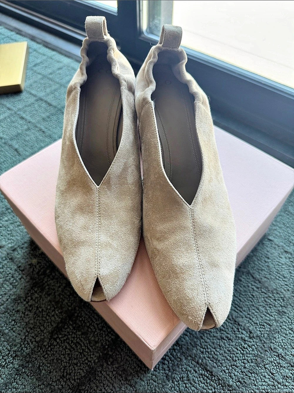 CO Pointed Toe Block Heel Pumps US 8.5